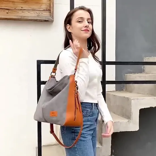 Mignon boule de fourrure sacs à dos pour adolescentes collège femmes sacs à bandoulière imperméable en nylon tissu étudiants sacs d'école